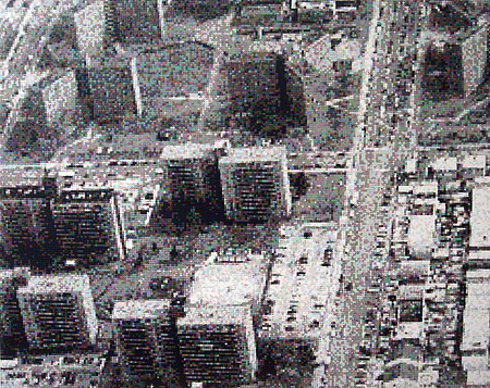 William Betts, Castle Hill Apartments, Bronx, New York, 2008
Acrylic on canvas, 48 x 60 in. (121.9 x 152.4 cm)
WBE-118