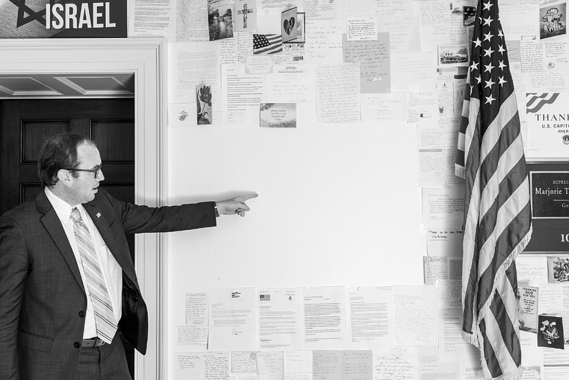 Mike Osborne, Untitled from Federal Triangle , 2019
Archival Inkjet print, edition of 5 + A.P., 28 x 35 in.
MOS-152